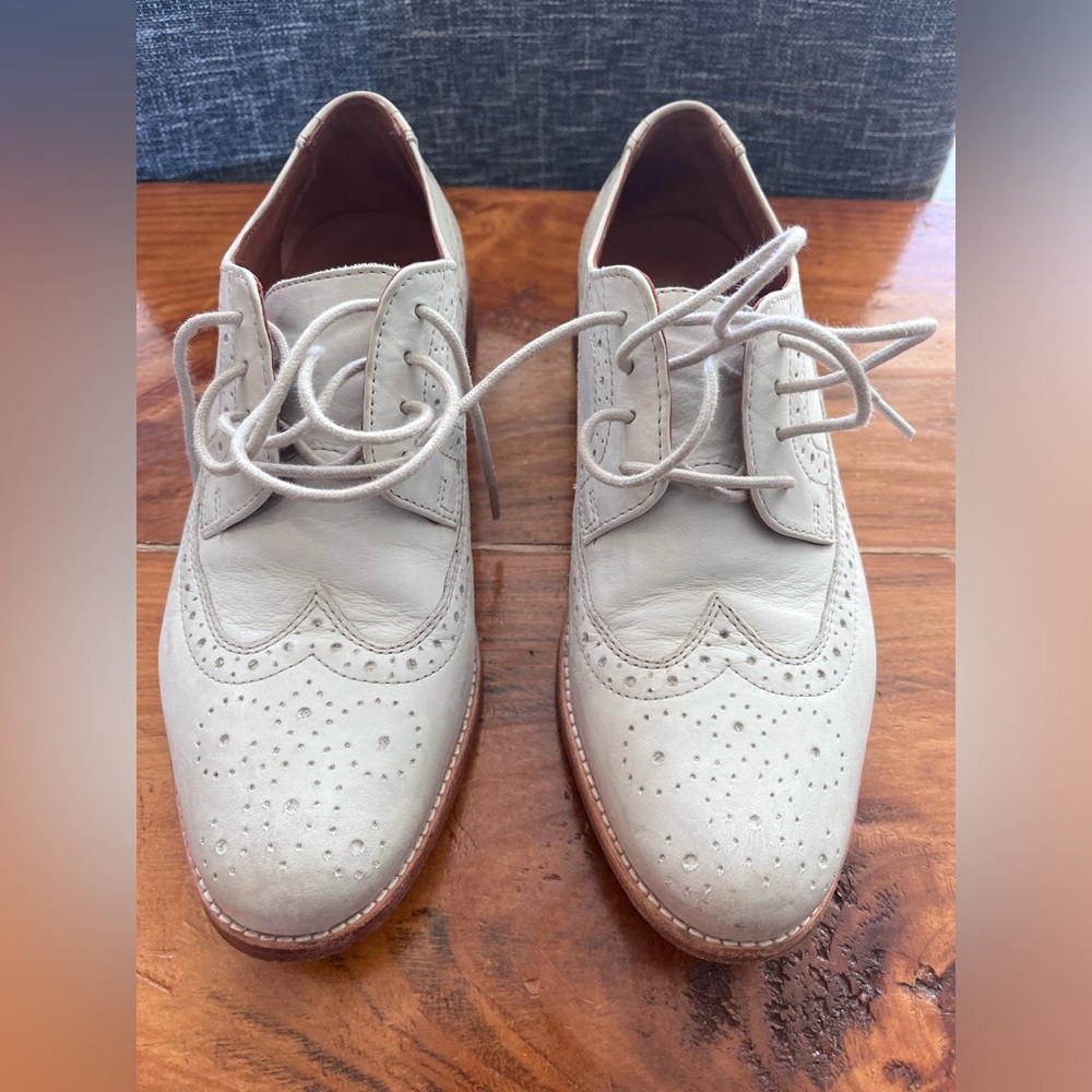 Johnston & Murphy women’s wingtips